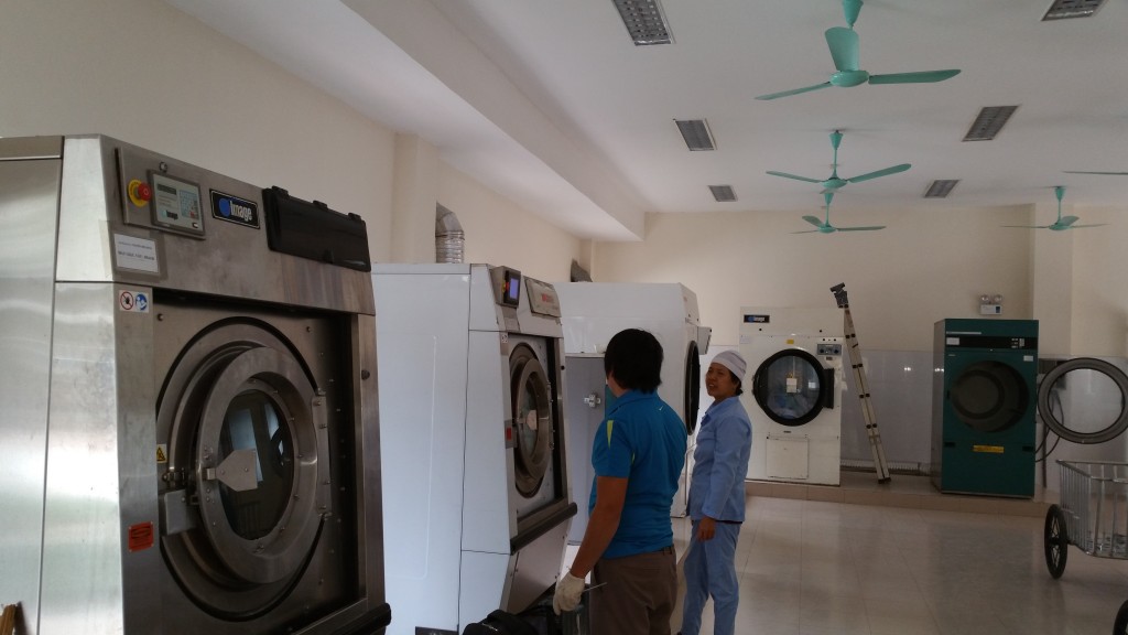 Vệ sinh máy giặt công nghiệp Hải Phòng
