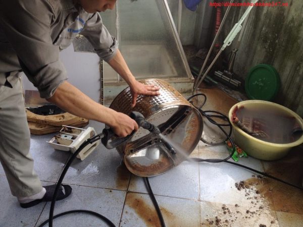 Vệ sinh máy giặt tại nhà ở Hải Phòng uy tín